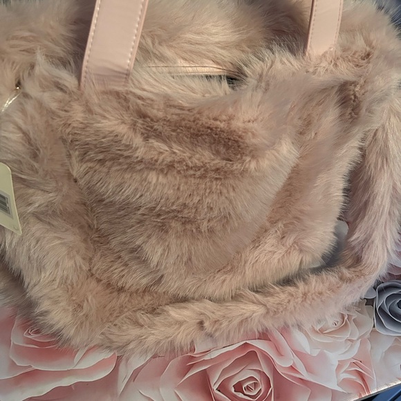 Pink Faux Fur Shoulder tote - Picture 7 of 8